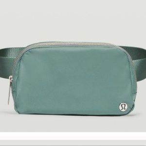 lululemon Everywhere Belt Bag in Tidewater Teal